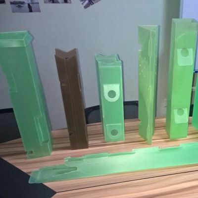 Corflute 트리 가드 장르를 위한 적절한 정원 관리자 및 나무 보육소 내구성있는 심초 보호 튜브를 찾고